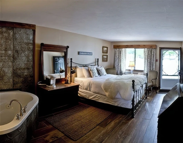 Double Cottage