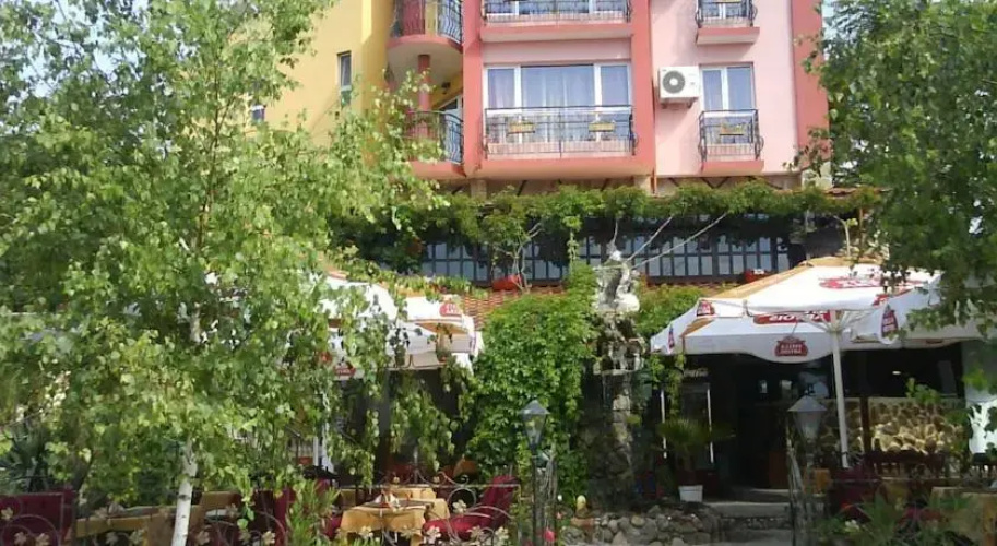 Vromos Guest House