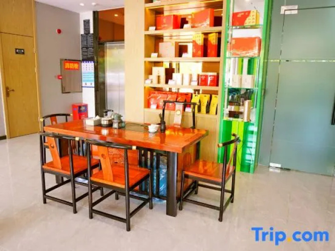 Yifan Hotel
