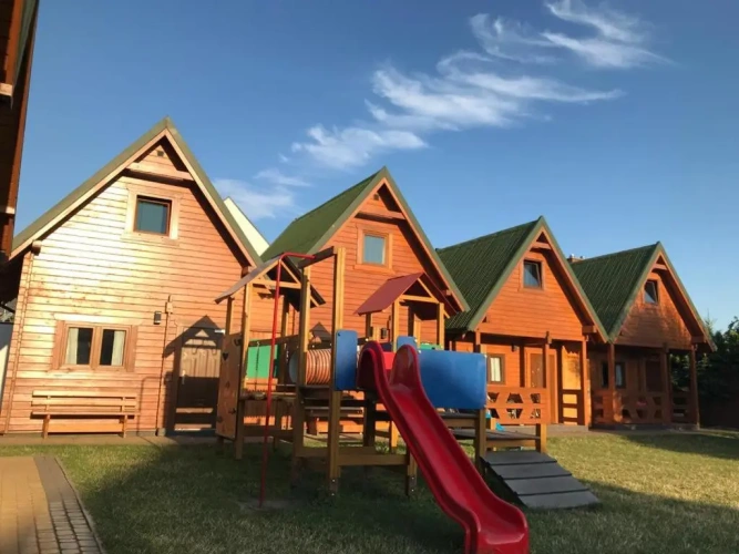 2 Bedrooms Chalet