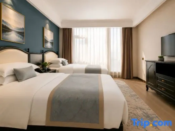 Classic Double room with city view