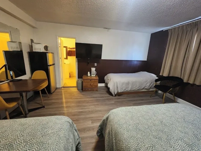Standard Triple room