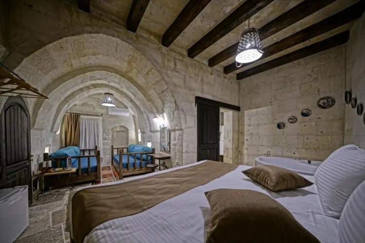 Deluxe Cave Double room