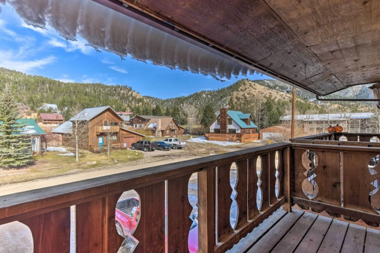 Downtown Red River Retreat w/ Mtn Views + Yard