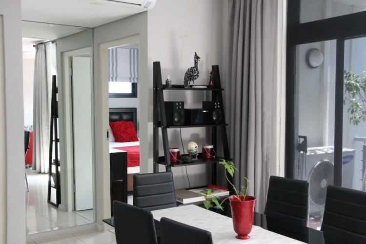 605 Flatrock Suites