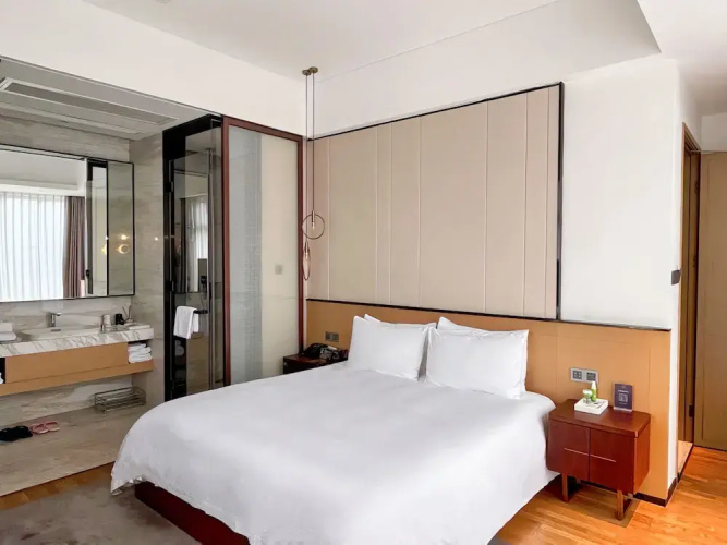 Lujiang Mega Hotel