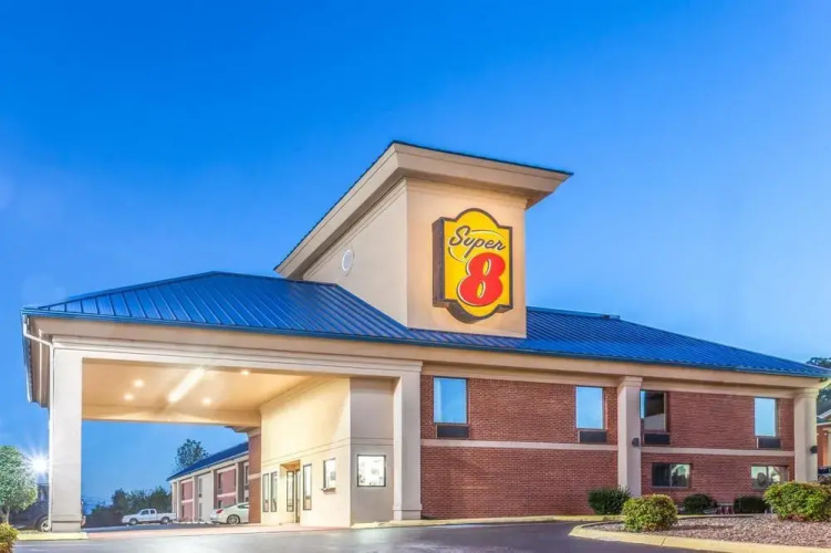 Super 8 by Wyndham Dandridge