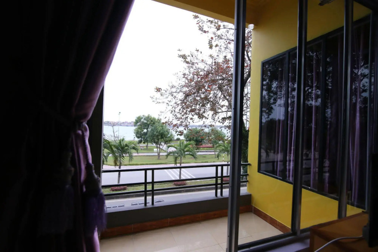 Geminai Hotel & Cafe