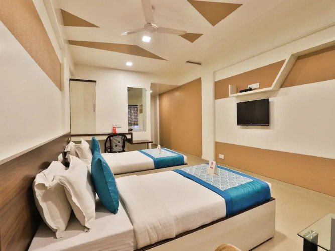 OYO 14235 Hotel Ostria