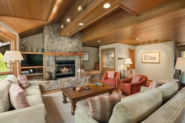 3 Bedrooms Cottage