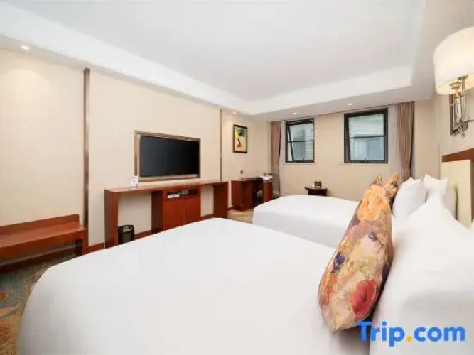 Standard Twin room with garden view