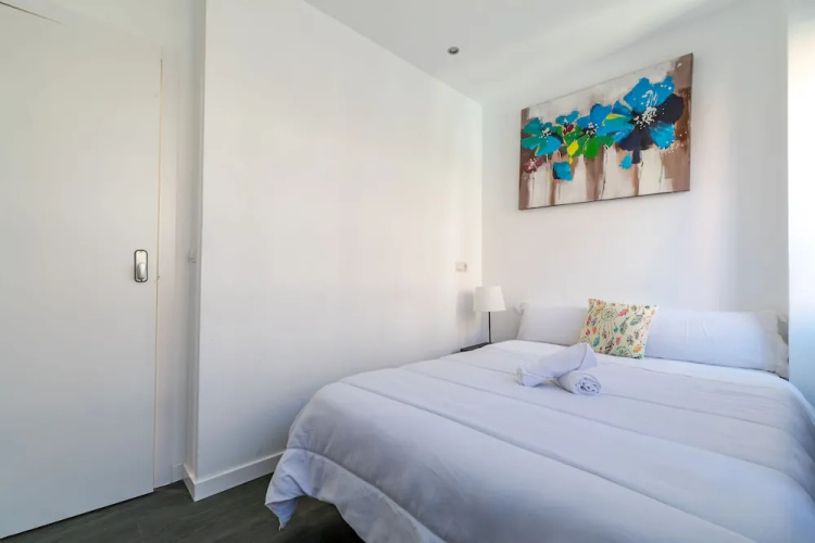 AYZ Ulises - Auto check-in property