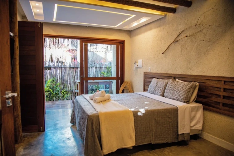 Standard room with pool view