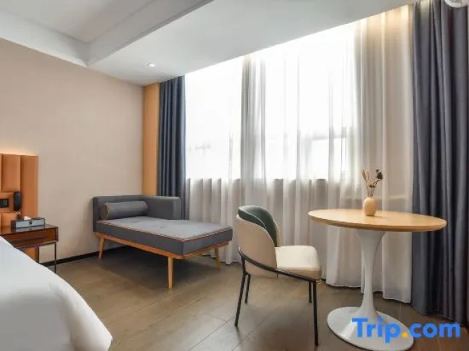 Superior Double room with city view