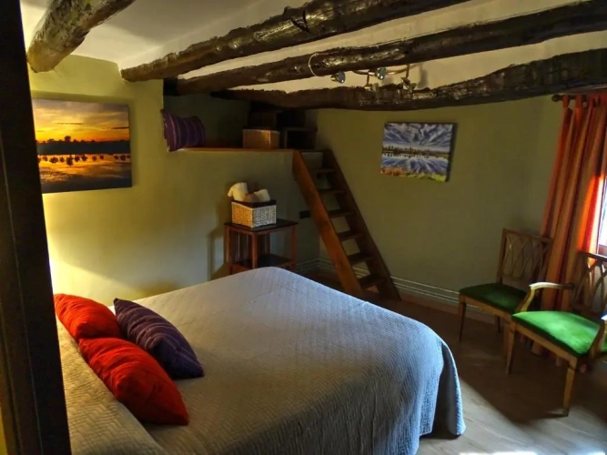 4 Bedrooms Cottage