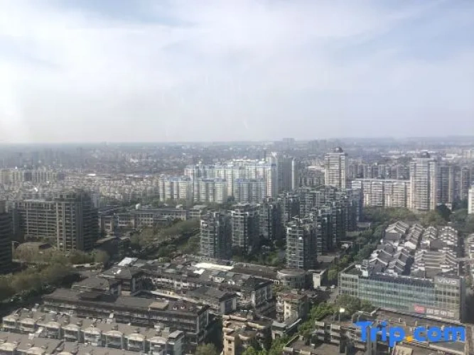 TOP Shangju E-sports Homestay (Cixi Yintai)