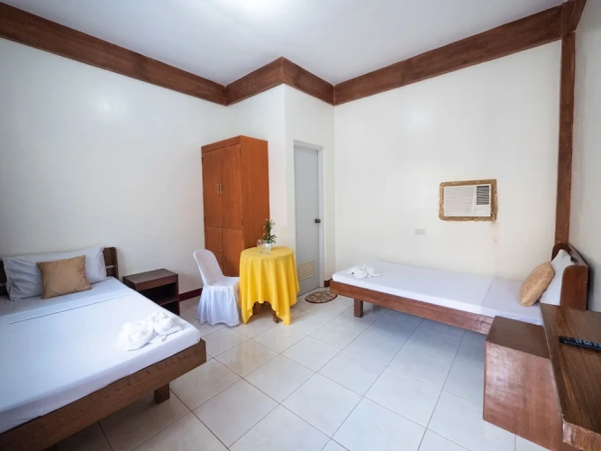 Standard Twin room with balcony
