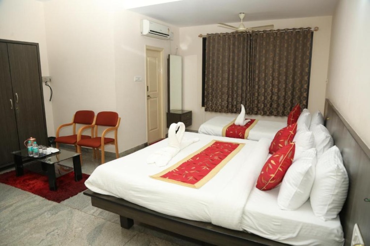 Standard Triple room