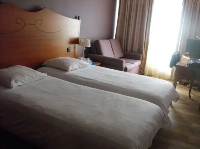 Hotel 33