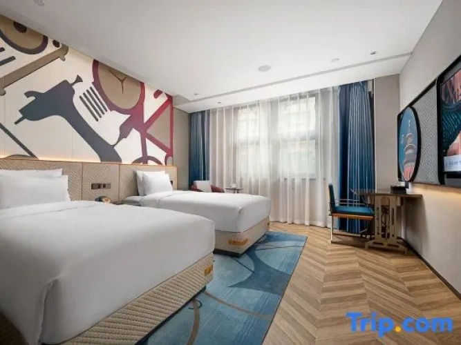 Standard Double room with city view