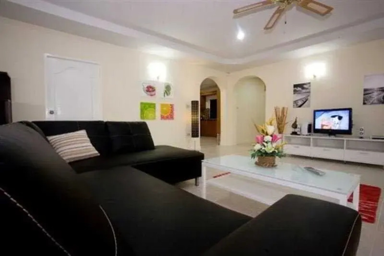 Mabprachan Lake Villa