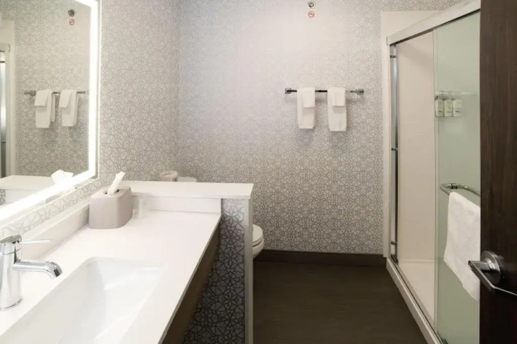 Holiday Inn Express & Suites Moose Jaw, an IHG Hotel