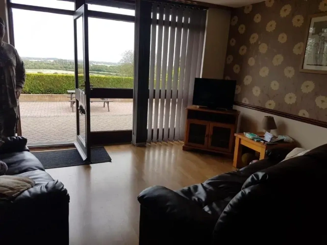 3 Bedrooms Cottage