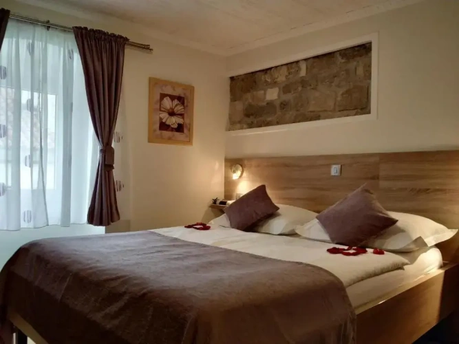 Standard Double room with city view
