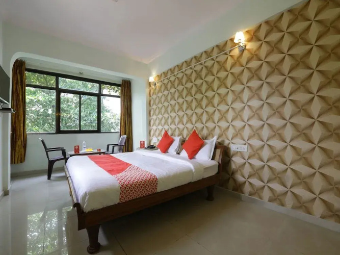 Hotel Clarissa by OYO Rooms