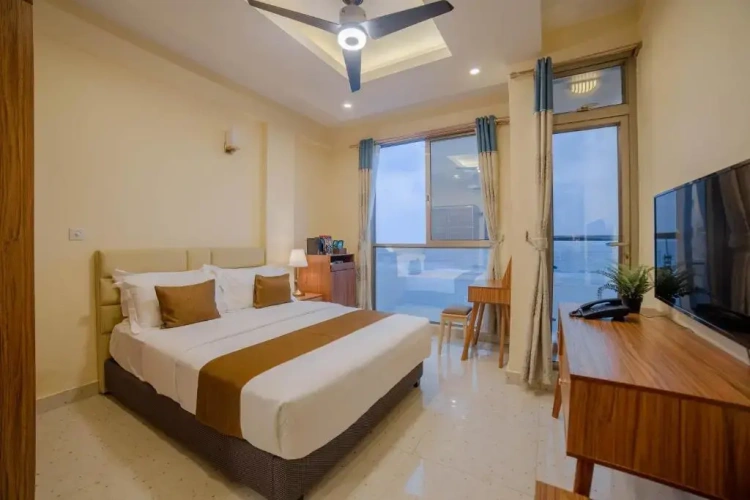 Deluxe Double room with balcony and with sea view