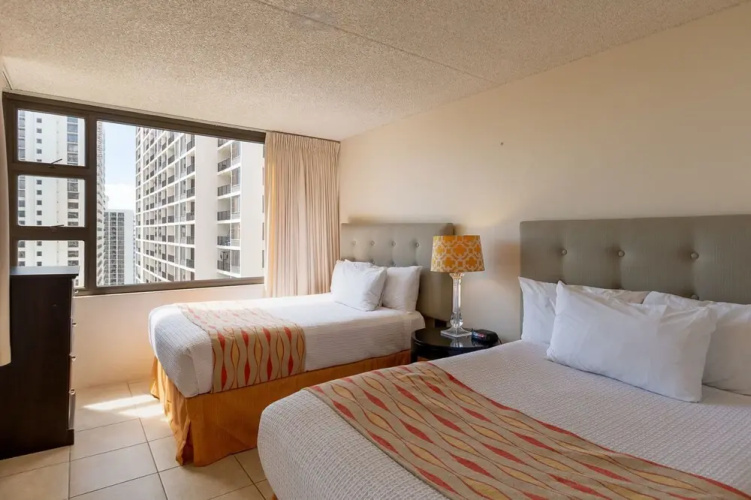 Waikiki Banyan Tower 2
