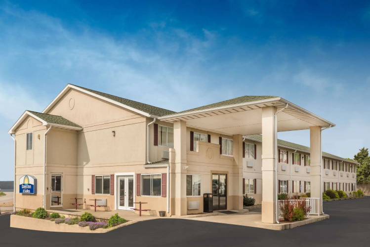 Days Inn Osage Beach - Lake Ozark, MO