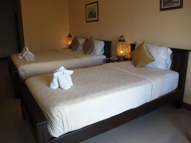 Standard Triple room