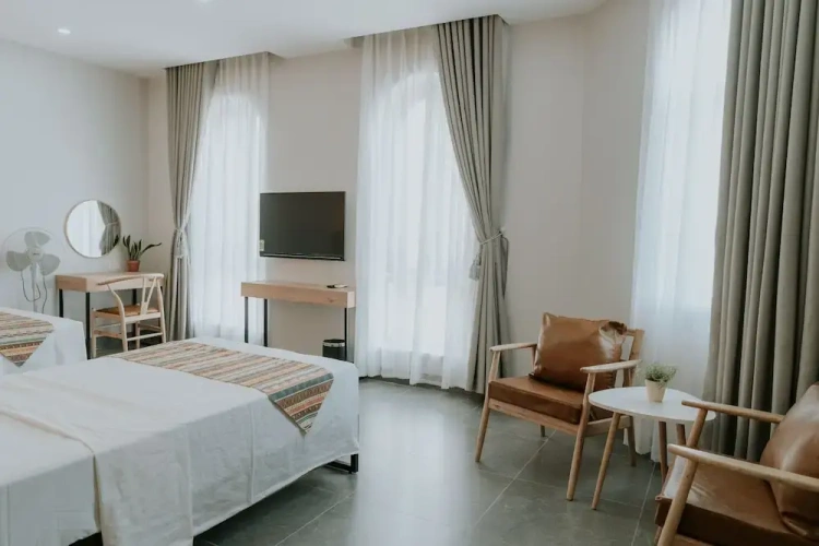 Standard Double room with city view