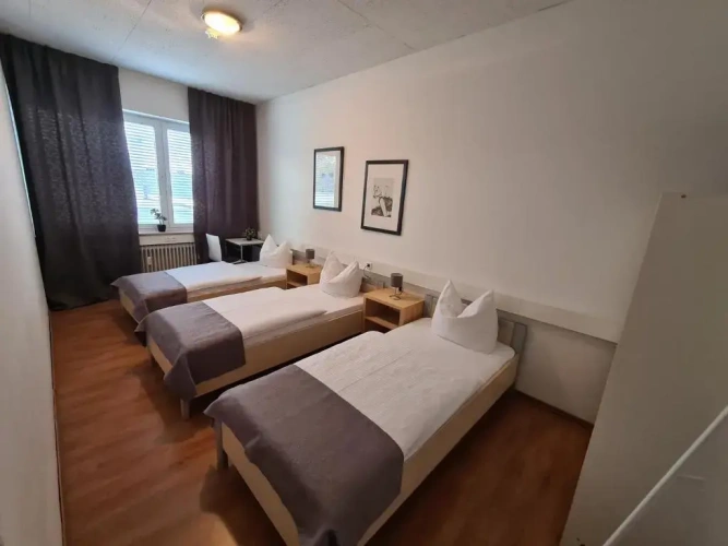 Standard Triple room