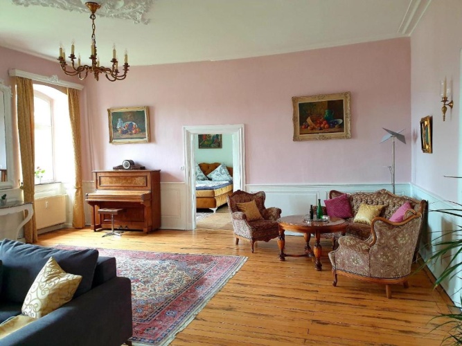 2 Bedrooms Apartment