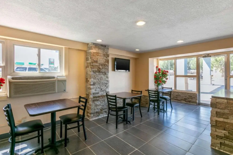 Rodeway Inn