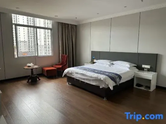 Deluxe Suite