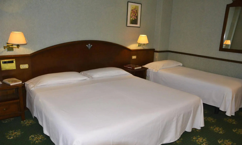 Hotel De la Ville