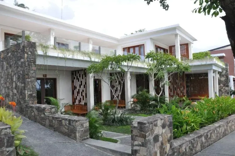 Deluxe Double room with balcony and with garden view