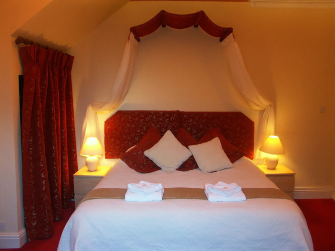 The Edward Hotel