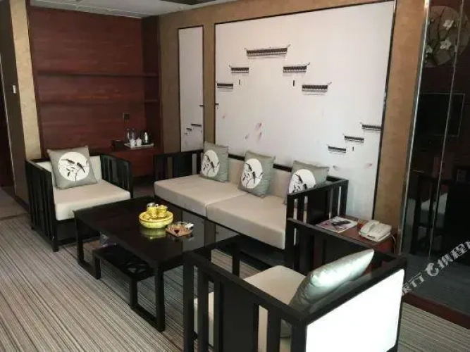 Deluxe Double Suite