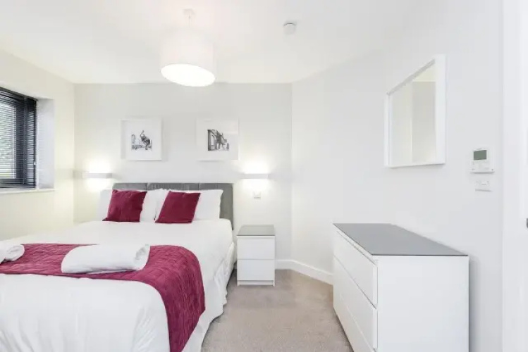 Roomspace - New Manor House