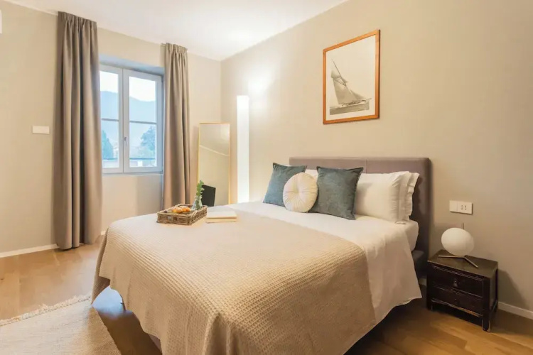 V. Suite on Lake Como by Rent all Como