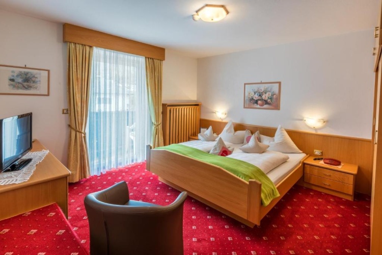 Standard Double room with balcony and with mountain view