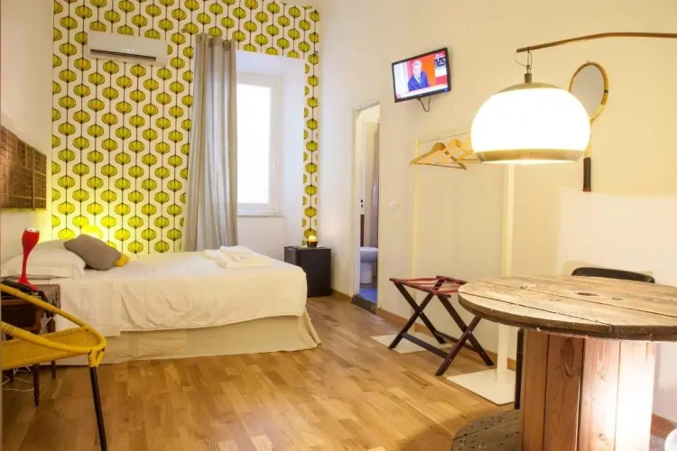 Standard Triple room