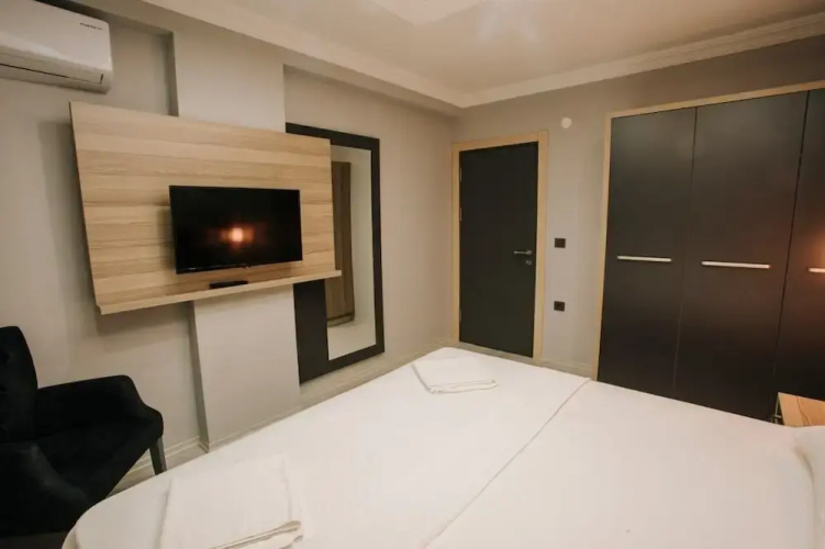 Arezzo Deluxe Suite Hotel