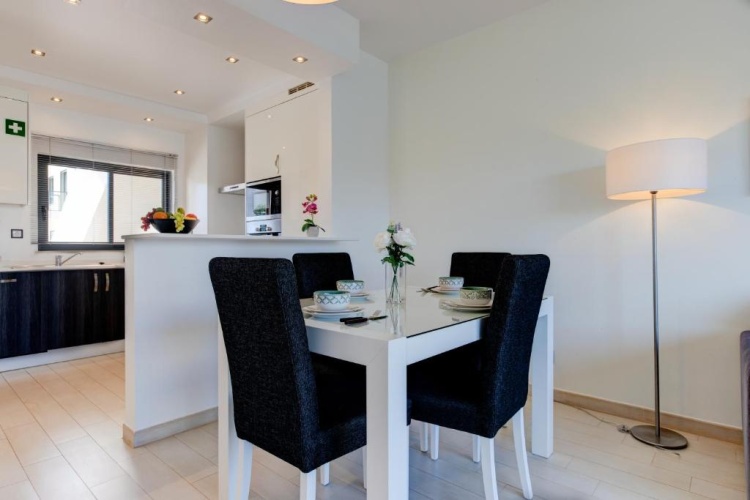 1 Bedroom Apartment