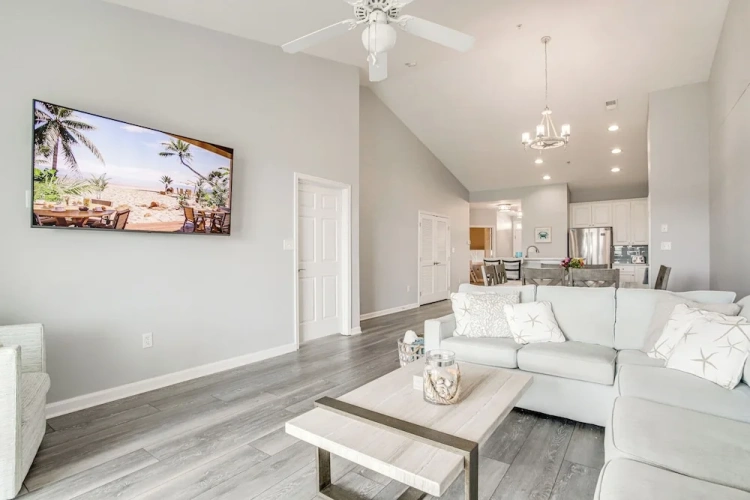 3 Bedrooms Apartment