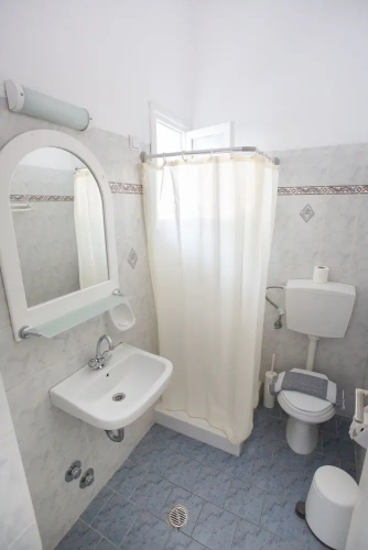 Louiza Hotel